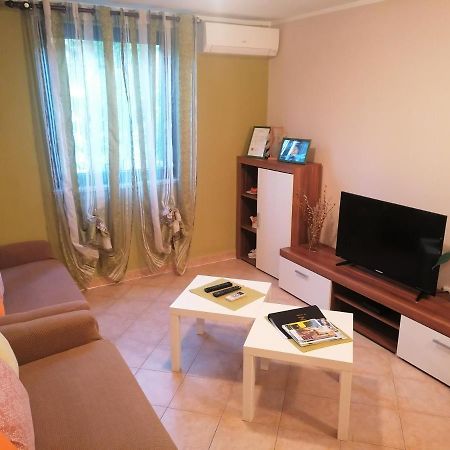 Apartment Oliva Pula Bagian luar foto