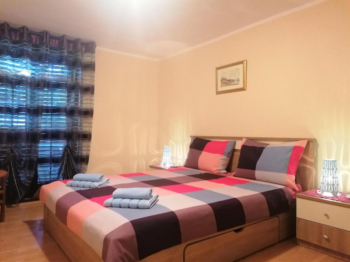 Apartment Oliva Pula Bagian luar foto