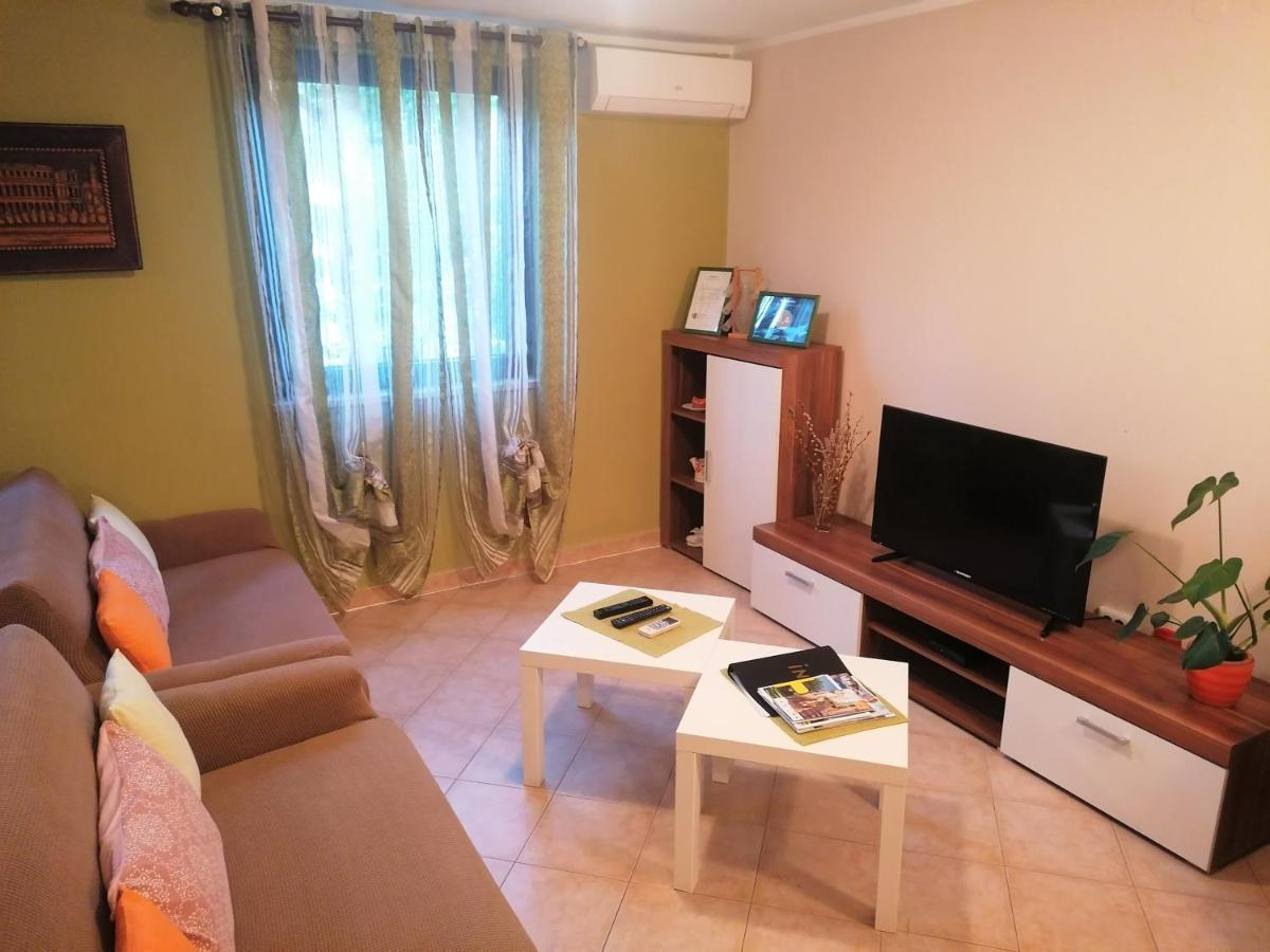 Apartment Oliva Pula Bagian luar foto