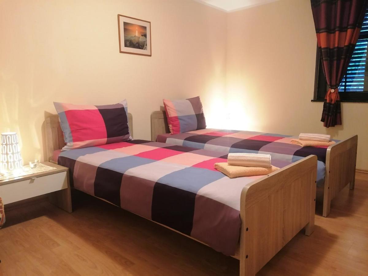 Apartment Oliva Pula Bagian luar foto